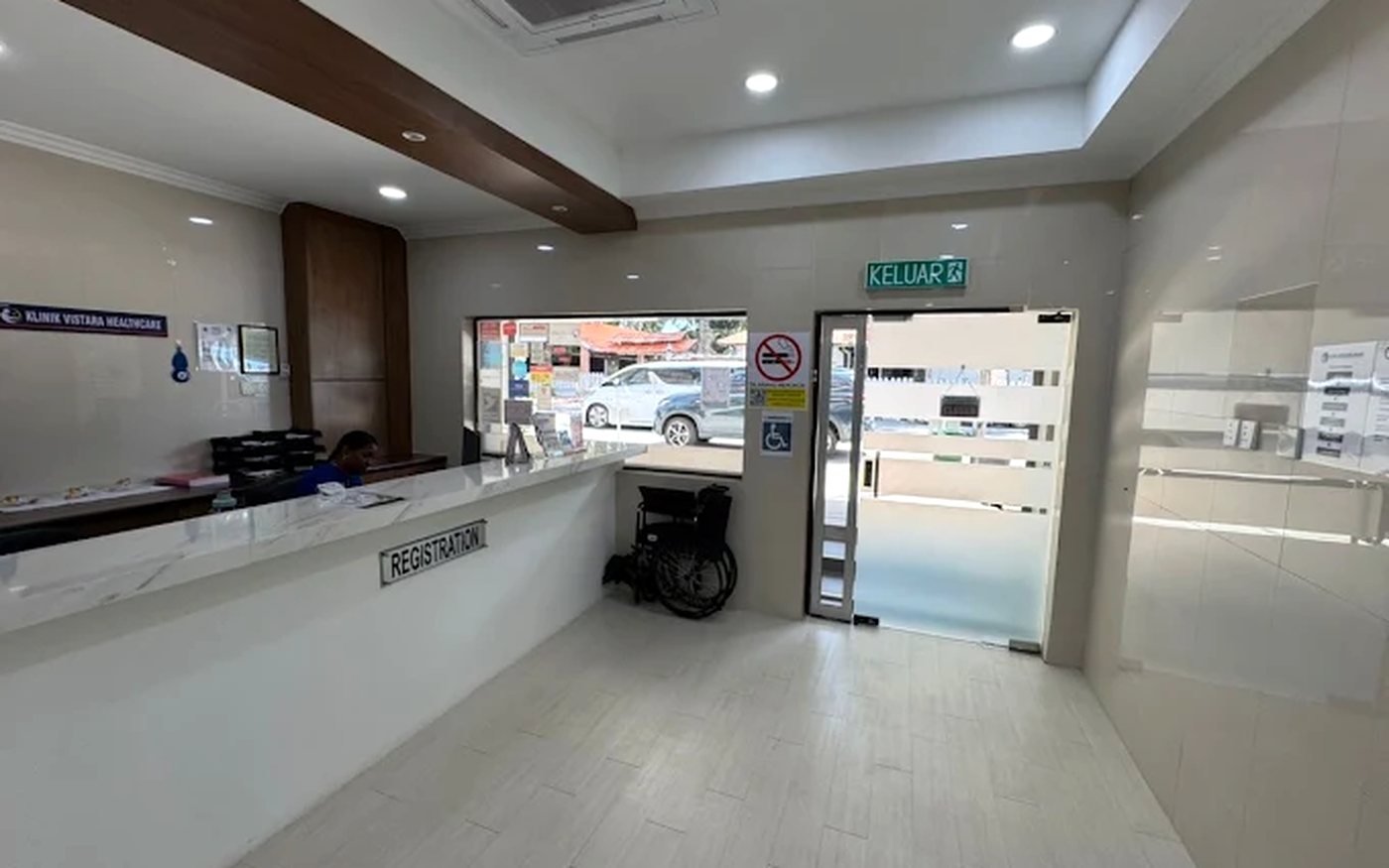 Registration area at Klinik Vistara Healthcare, Klang — where corporate screening days are run
